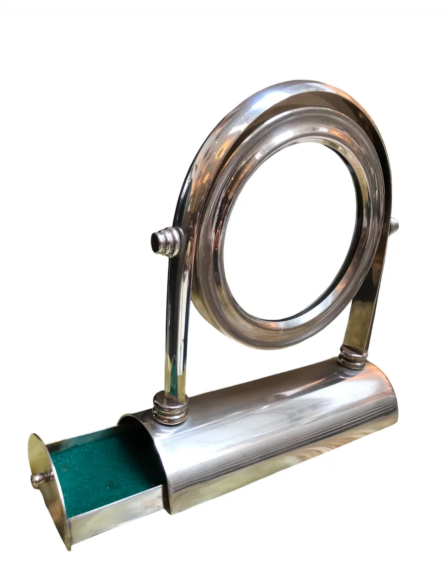 Specchio antico con design Art Nouveau e base rotonda.