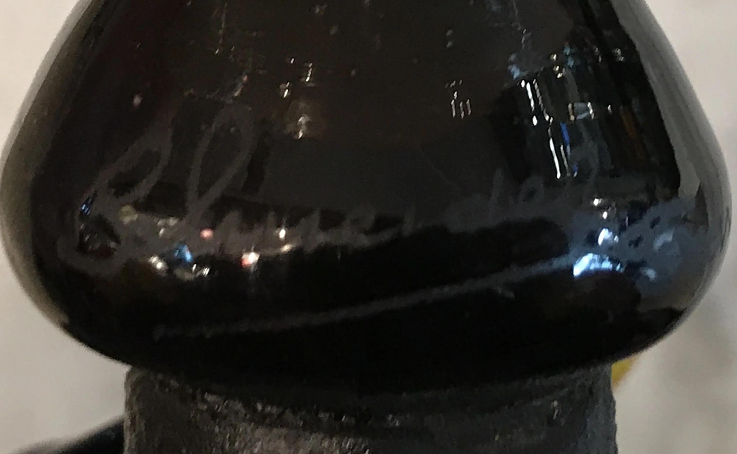 刻印が見えるアンティーク印章シュナイダーの詳細。