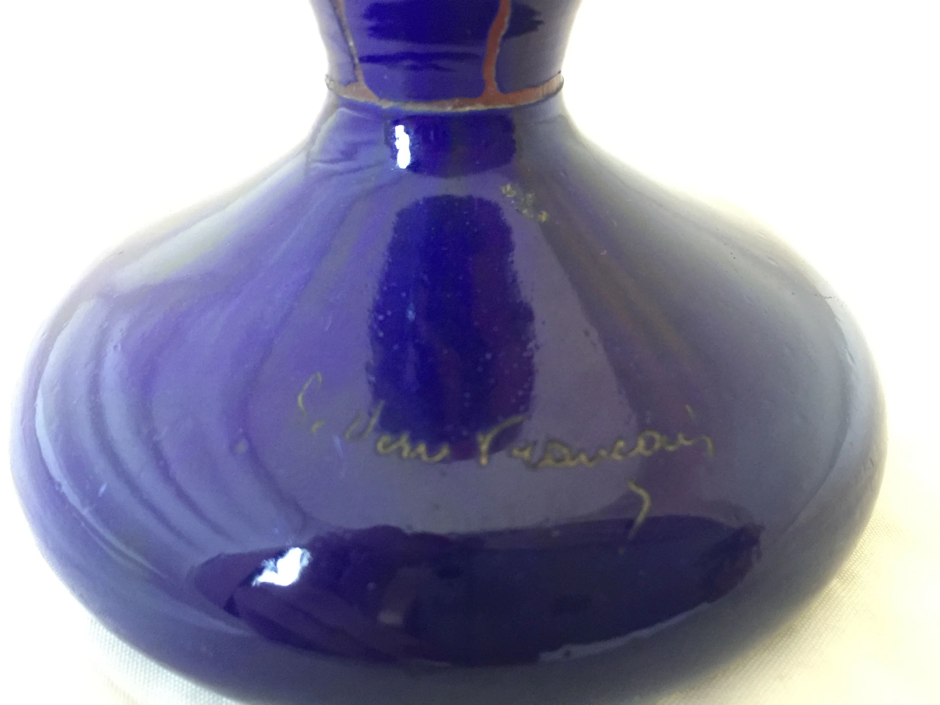 古い印章 le verre francais、青色、光沢のある表面、署名あり