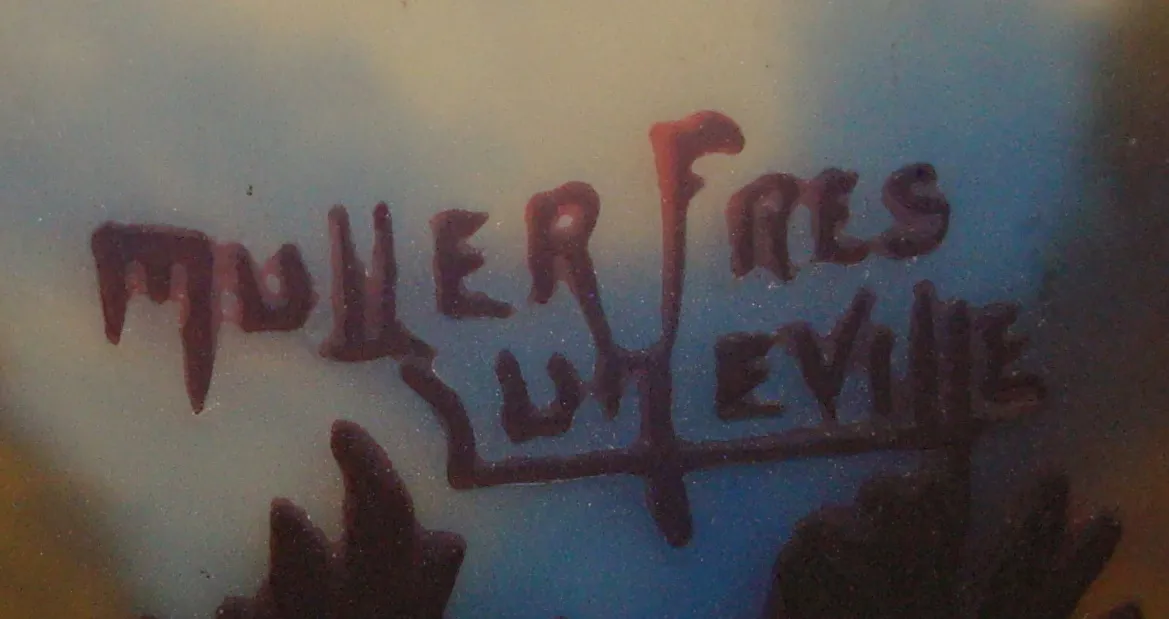 오래된 도장 Muller Fres Luneville 흐릿한 배경에