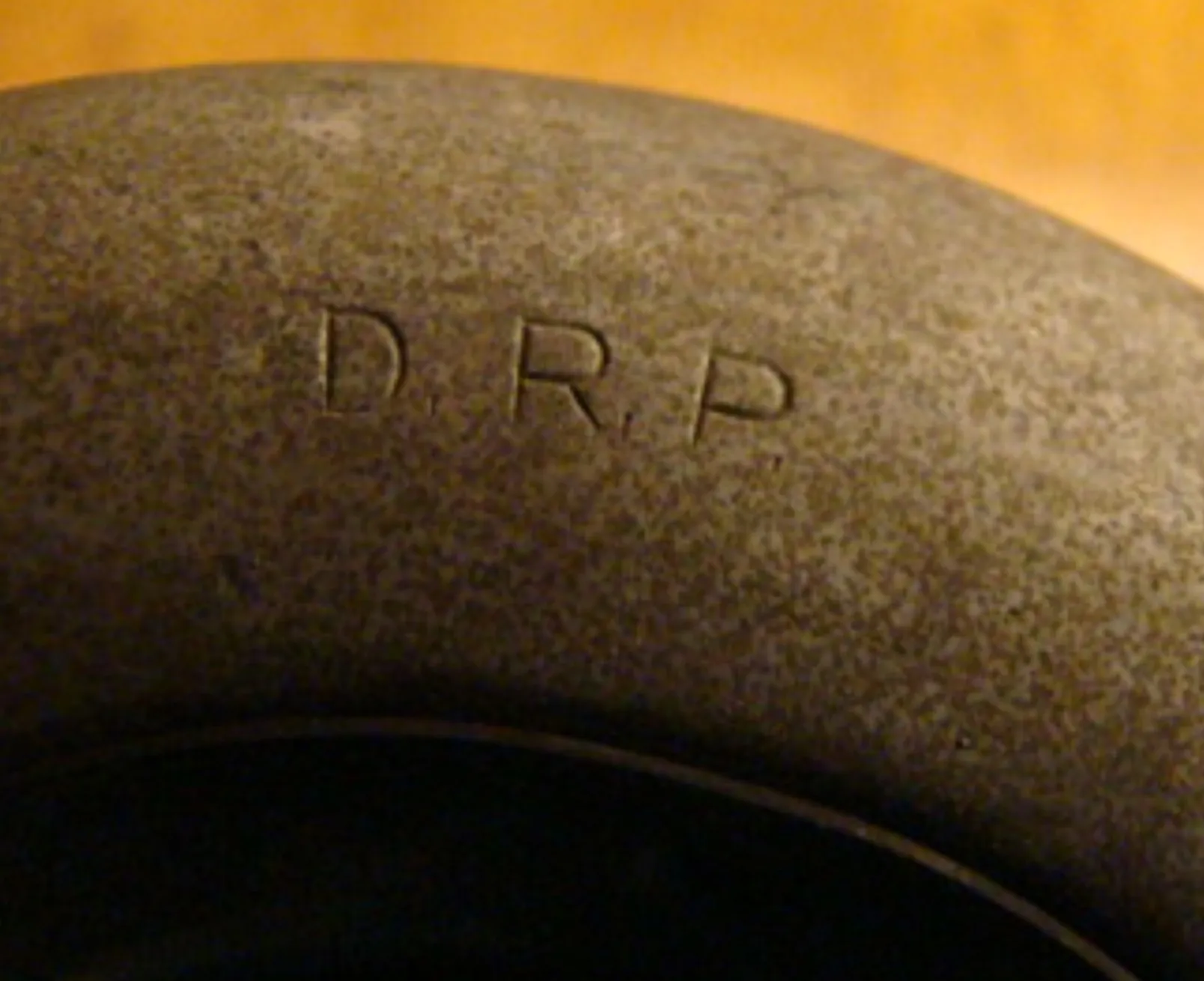 ختم D.R.P مع نقوش، قديم ومميز